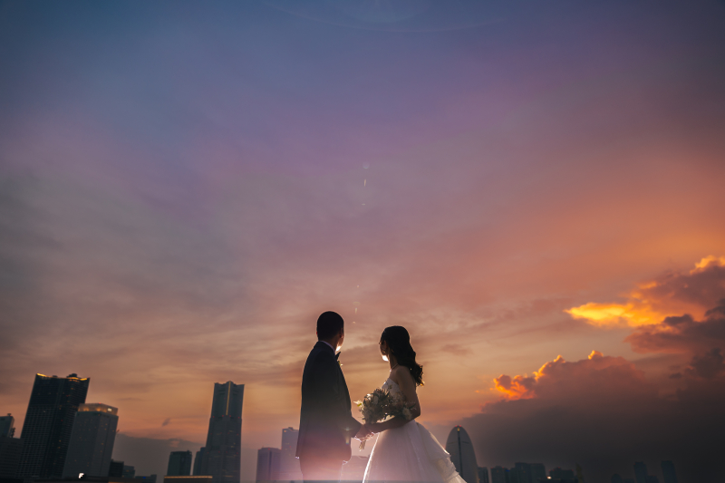 横浜の夕景と夜景に包まれる、大人のウェディングフォト