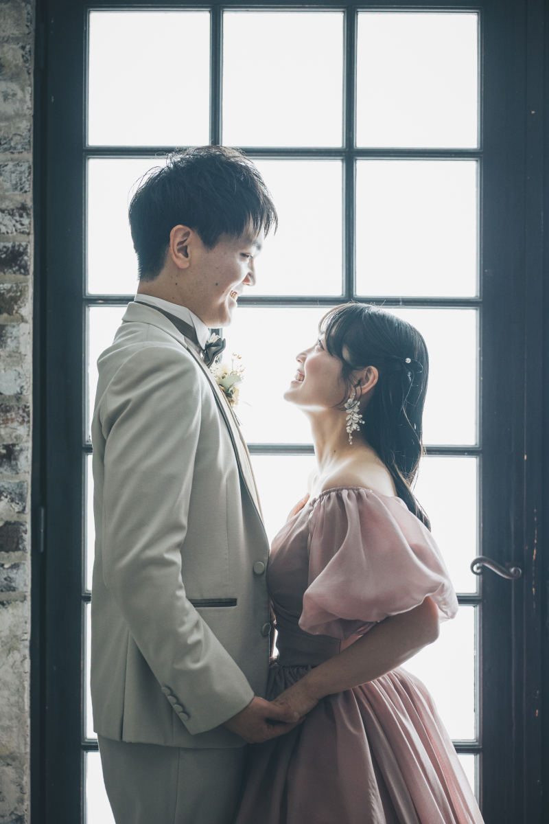 緑に映えるくすみピンク♡ナチュラルなロケーション撮影