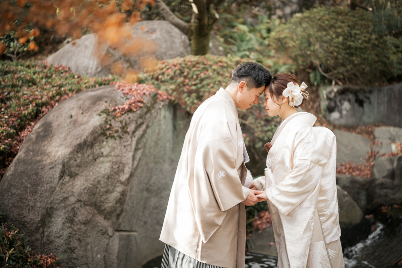 目白庭園で過ごす、紅葉と番傘が彩る和装の一日