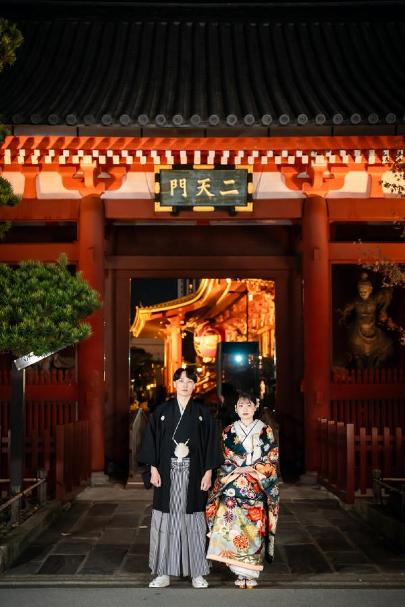 浅草の夜を和装で歩く★燈籠の光に包まれたロケーションフォトウェディング