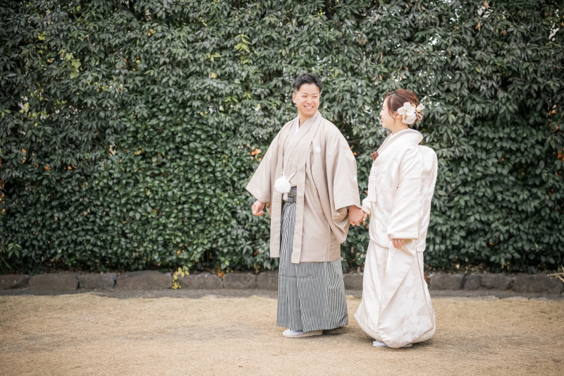 目白庭園で過ごす、紅葉と番傘が彩る和装の一日