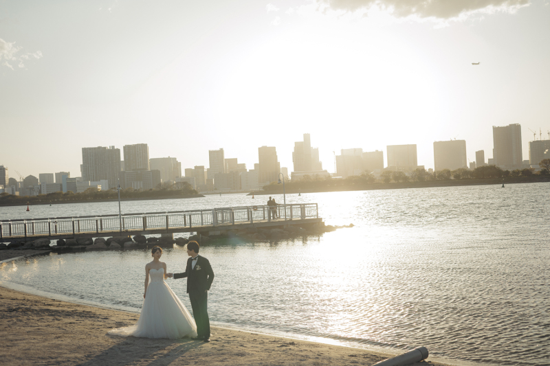 東京タワーを望む三田交差点で婚礼前撮り|東京の街並みをふたりの思い出に