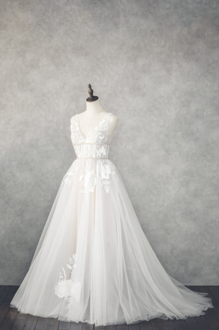 新作ドレス入荷しました!!