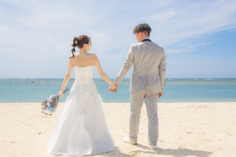 沖縄北谷町でのフォトウェディングに似合うヘアアクセサリー