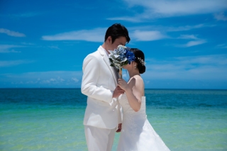 沖縄北谷町でのウェディングフォトを動画ムービーで残す魅力
