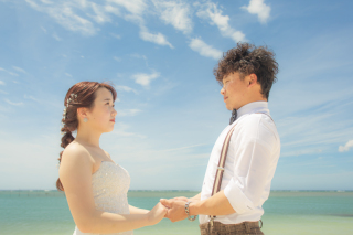 北谷町で撮る！フォトウェディングのポージングアイデア