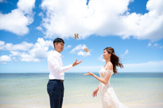 春の沖縄北谷町でのフォトウェディングの魅力