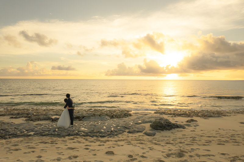 沖縄北谷町でのフォトウェディングに似合うヘアアクセサリー