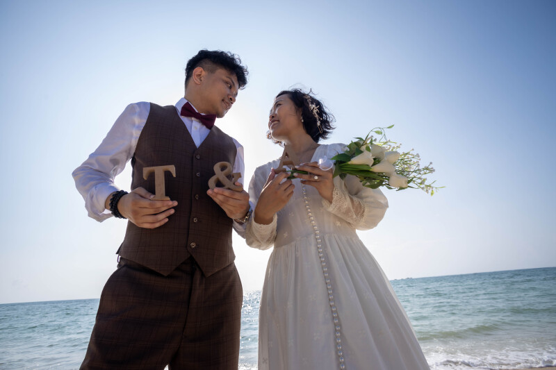 北谷町フォトウェディングで統一感を出すスタイリングのコツ②