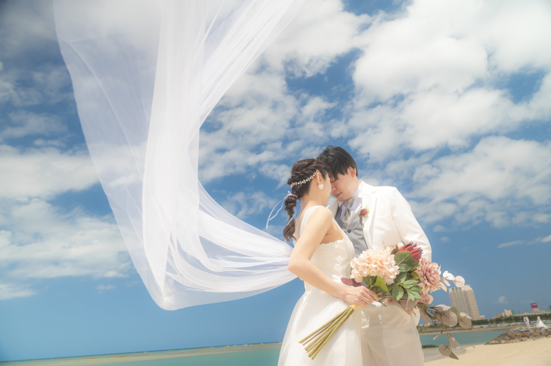 沖縄北谷町でのフォトウェディングに似合うヘアアクセサリー