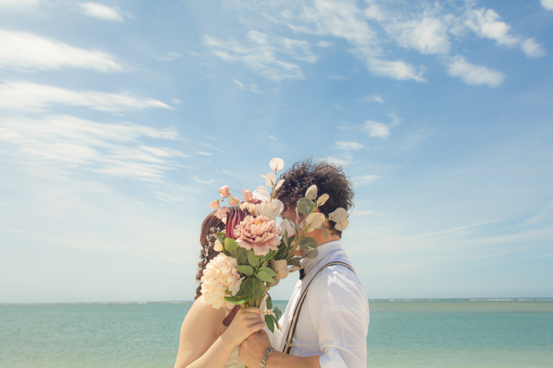 沖縄北谷町でのフォトウェディングに似合うヘアアクセサリー