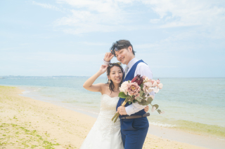 初夏の沖縄・北谷町で叶える、特別なフォトウェディング