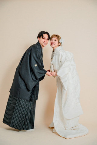 着物選びに迷ったら。プロが教える「失敗しない」着物と背景色の合わせ方