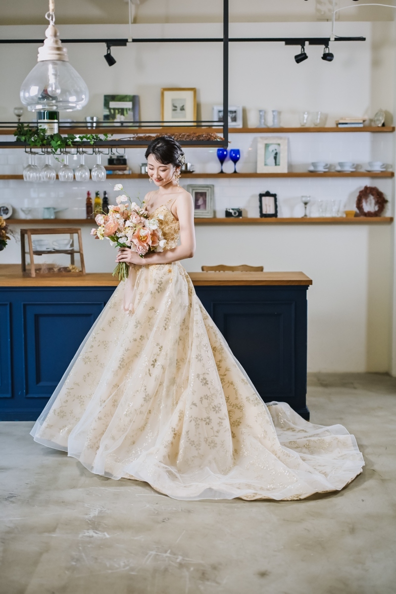 フォトウェディングで流行りのカラードレスをご紹介♡新作も8着  