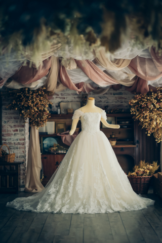 新作ドレス入荷しました！