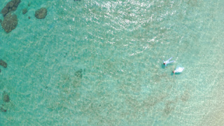 ドローン撮影のススメ。空から見ると海はより青い！