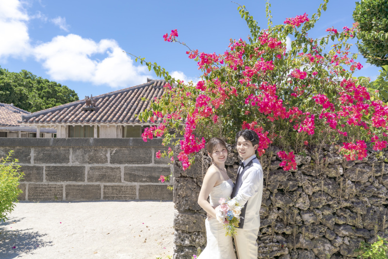 赤瓦の古民家の原風景が残る竹富島でフォトウエディングツアー！