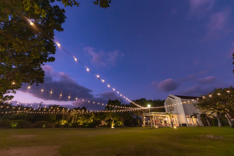 石垣島のフォトウエディングに会食や宿泊も付けれる！