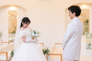 光と笑顔に包まれたファーストミート