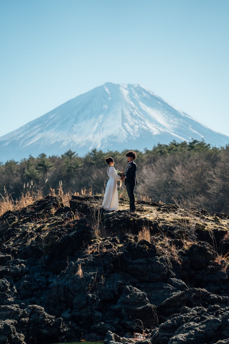 秋に雪を被り始めた富士山はいかが?