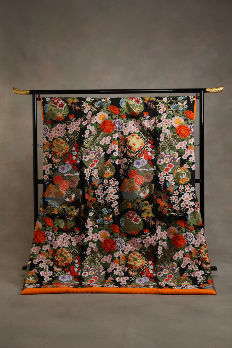 衣装にしっかりこだわりたい方必見！100着からどれを選んでも追加料金なし♪