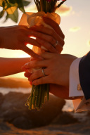 赤い夕焼けが引き立てるお手元ショット