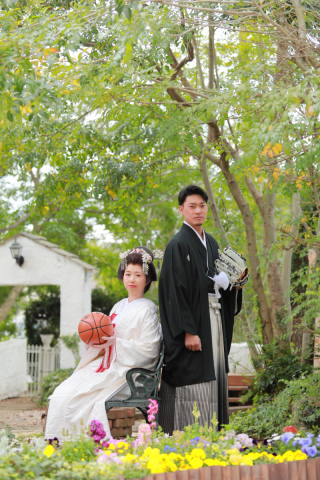 部活動の道具を持って…！