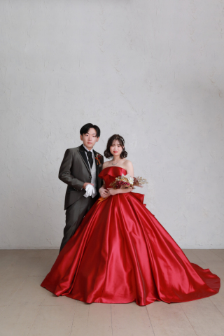 一番新しいカラードレスでフォトウエディング♡