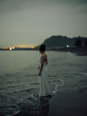 \ ビーチでのロケーション撮影 /