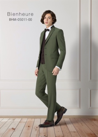 \ 新作タキシードが入荷しました /