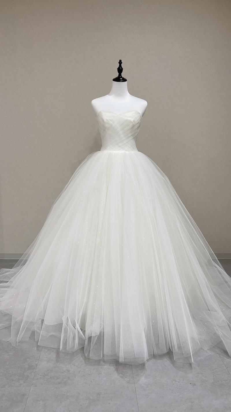 ＼ 新作ドレスが入荷しました ／