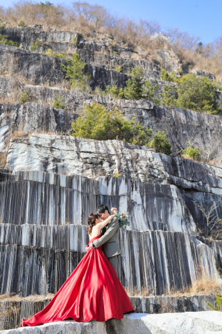 紅葉をバックに石切山脈でロケーションしてみませんか?