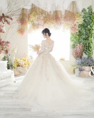 後ろ姿も美しいです！