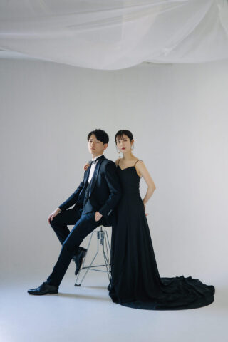 知れば選びたくなる！「黒」のウェディングドレス