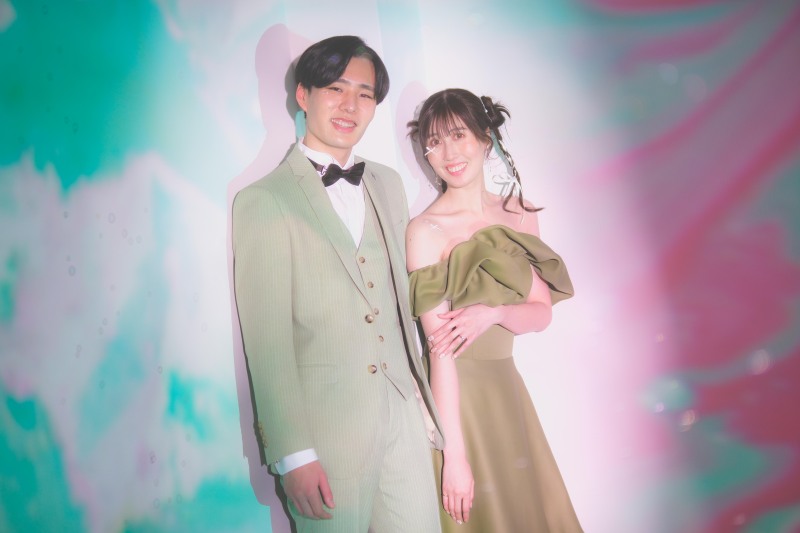 お２人の思い出共に撮影を　～プロジェクター撮影～