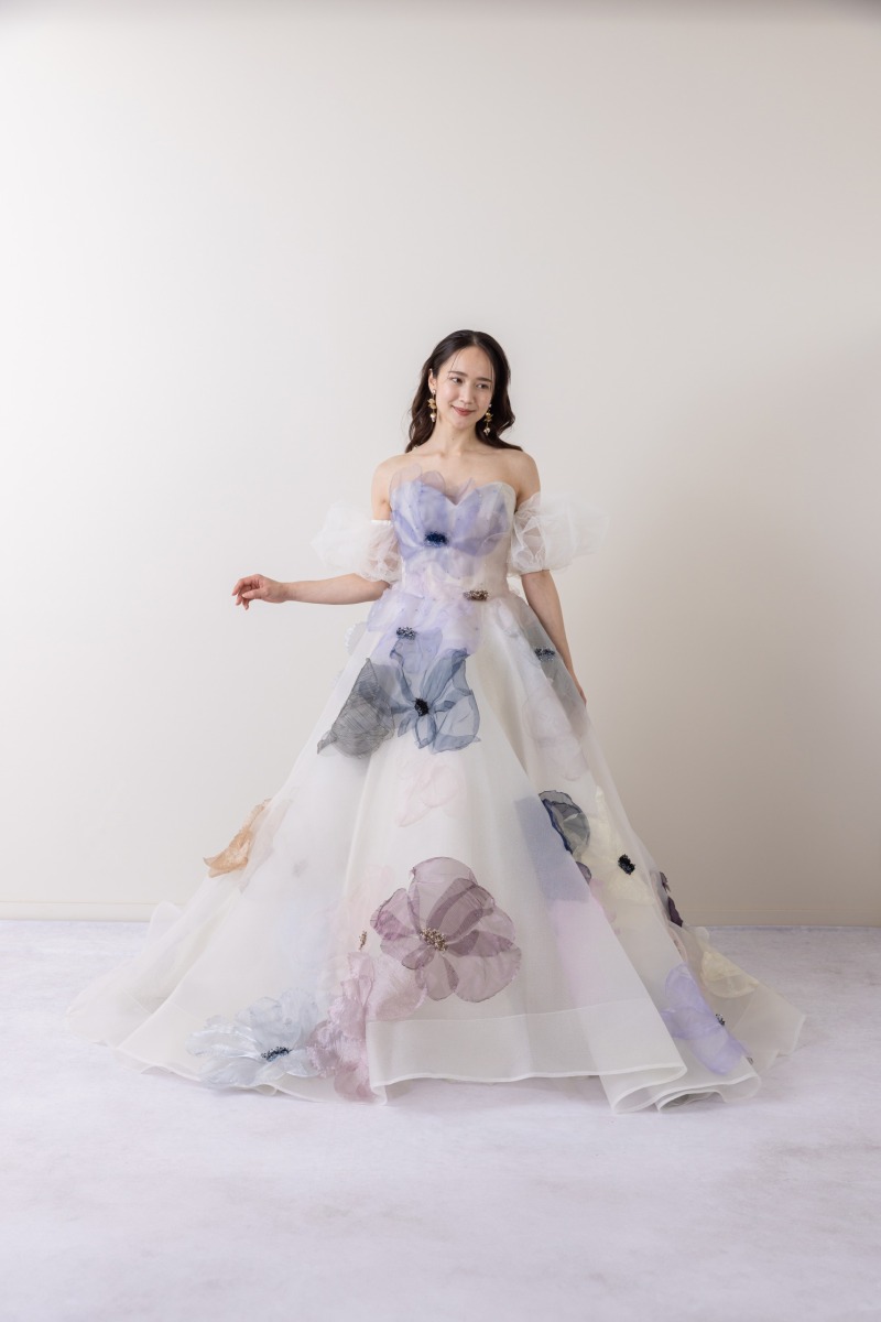 新作ドレスが入荷いたしました