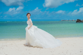 \最新/ご新婦様ドレス集