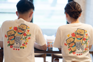 お揃いTシャツで沖縄らしさ全開に!