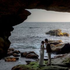 ドローン空撮の魔法。映画のワンシーンのようなスケール感