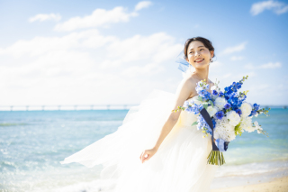 沖縄梅雨明け!!!憧れのインポートドレスでビーチ撮影しませんか♡