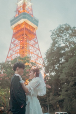 都内で叶う、紅葉ロケーション前撮り。秋限定の“光”を味方にしたフォトウェディング