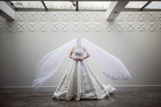 運命の一着を、格別な美しさで。FOURSIS&CO.×Rouxda.特別プラン