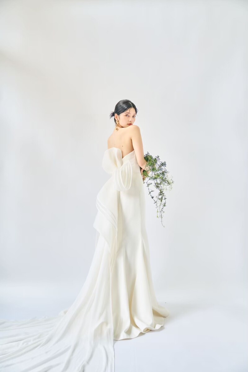 FOURSIS&CO.プレミアムドレスが30%OFFで着れちゃう!特別プラン♬