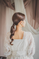 「“花嫁ヘア”は後ろ姿で差がつく。360°美しいスタイルづくり」