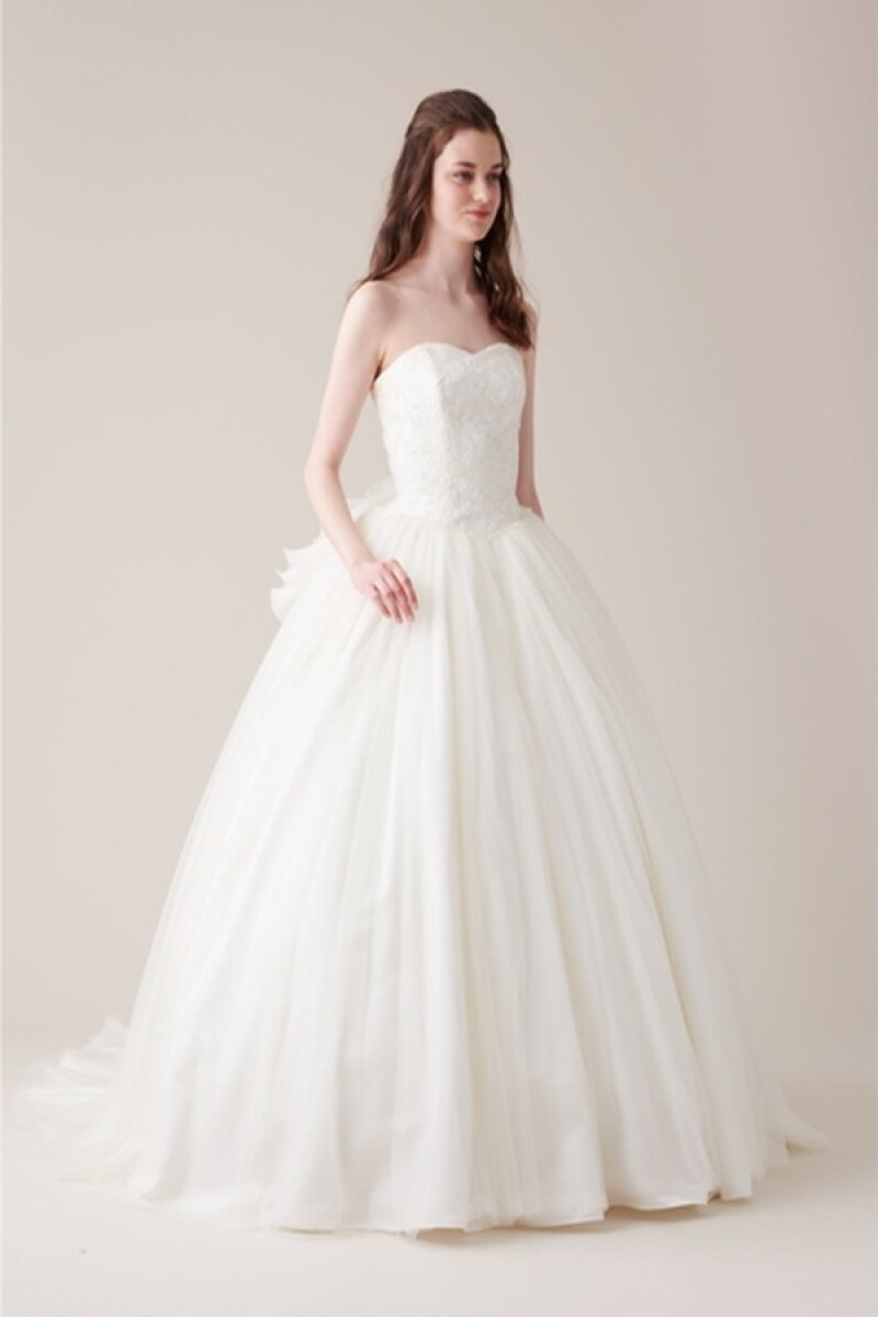 自分にぴったりの1着を見つけよう♡ ドレスラインの基本をチェック♩