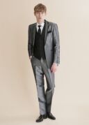 なんでもいいと思っていませんか?新郎様のタキシードもこだわりましょう!