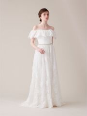 実は人気！？スレンダーラインのドレスをご紹介♪