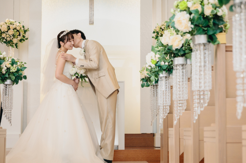 人気の「純白のウェディングドレス」 その起源と意味は?