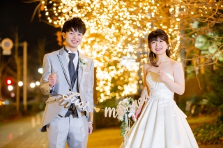 ウェディングドレスの白が映える！「夜」の前撮り撮影のすすめ