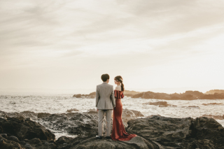 後ろ姿のウェディング写真も残したい！　バックショットのアイデア3つ